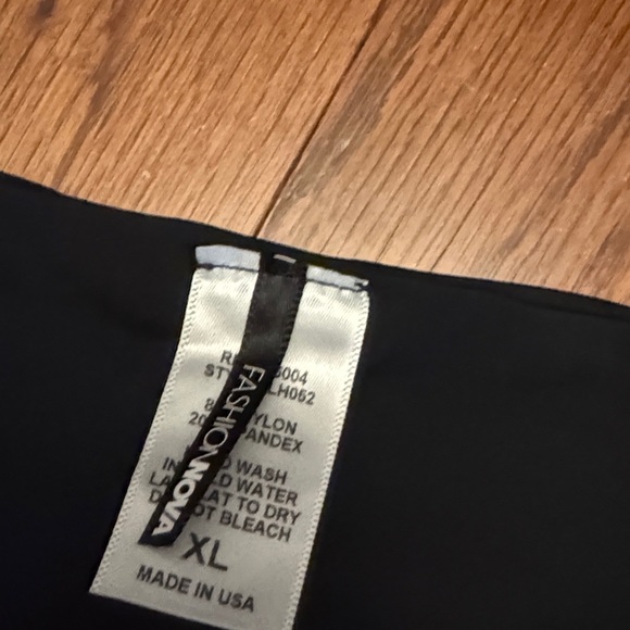 Fashion Nova‎ Black High-Rise Bikini Bottom - Picture 3 of 6